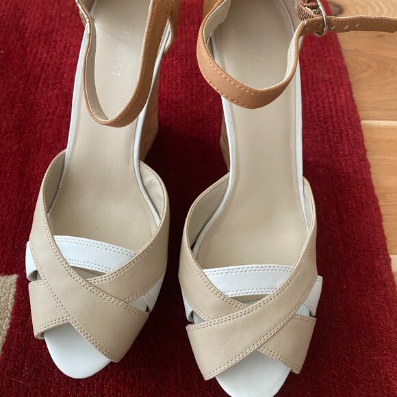 New Nine West Wedges Sandals - Picture 4 of 4